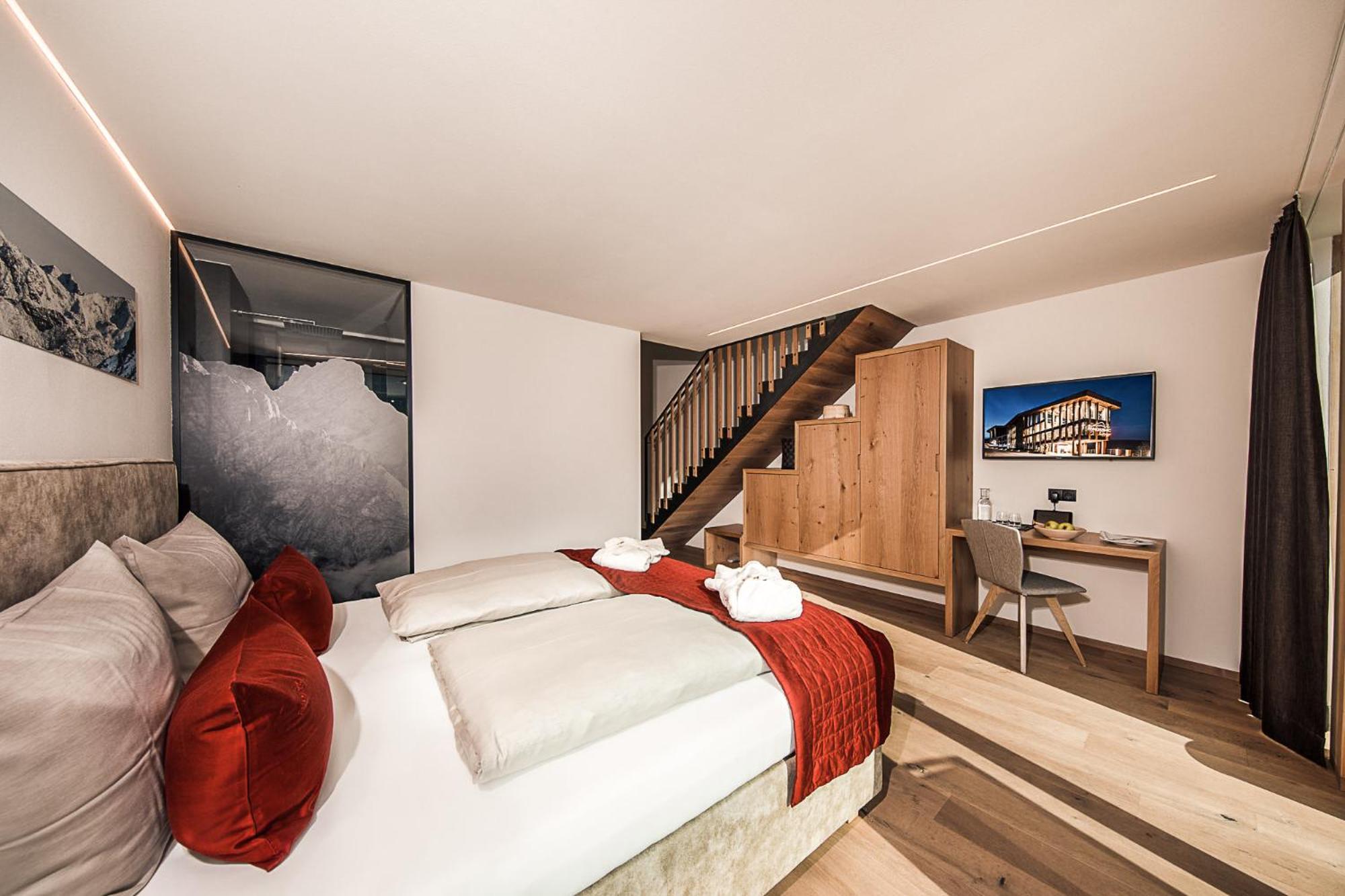 ホテル Panoramic Lotsch Sarentino 部屋 写真